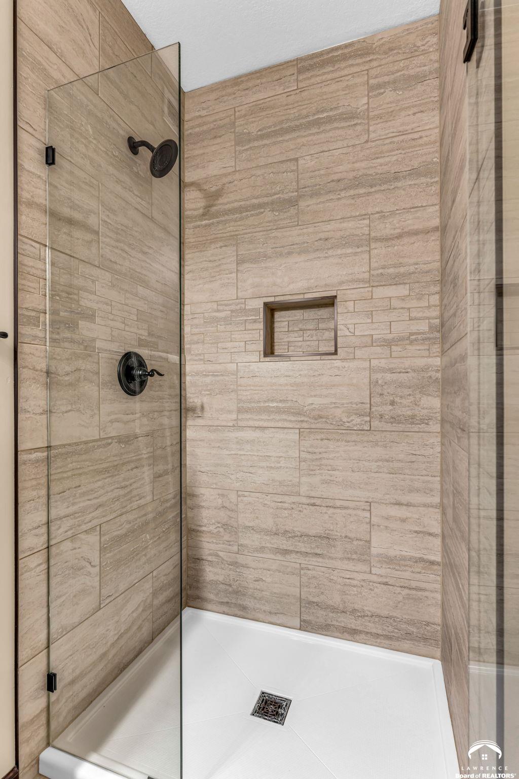 201 Fall Creek Road Lawrence, KS 66049 - Photo 63 of 98