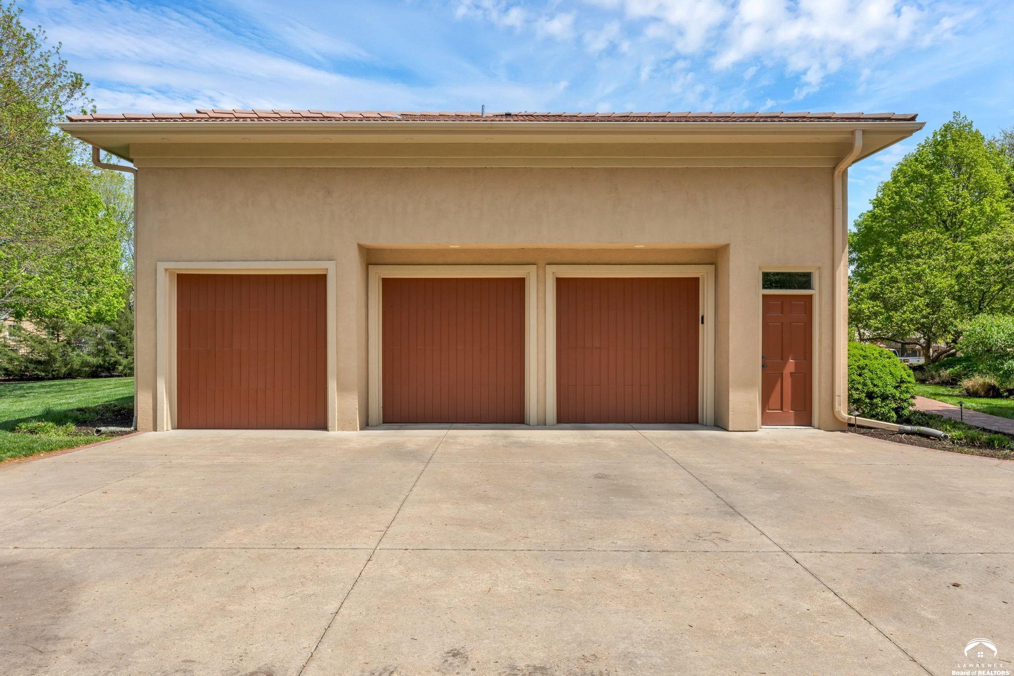 201 Fall Creek Road Lawrence, KS 66049 - Photo 66 of 98