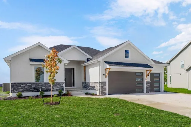 $724,950 | 16527 West 166th Court, Olathe, KS 66062