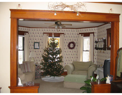 10 Ruth Street Worcester, MA 01602 - Photo 4 of 27 Gallery Image 4