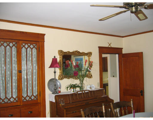 10 Ruth Street Worcester, MA 01602 - Photo 6 of 27 Gallery Image 6
