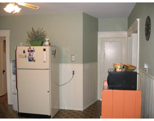 10 Ruth Street Worcester, MA 01602 - Photo 8 of 27 Gallery Image 8