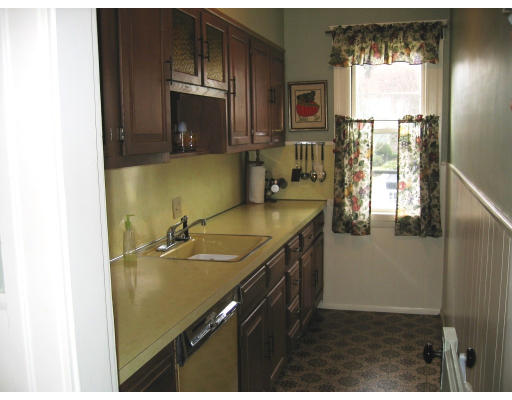 10 Ruth Street Worcester, MA 01602 - Photo 9 of 27 Gallery Image 9