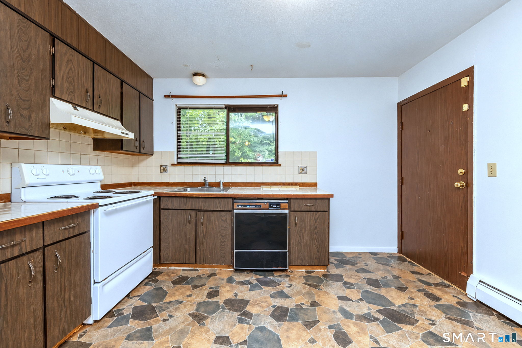 31 Kay Lane, Unit A Waterbury, CT 06708 - Photo 20 of 38 Gallery Image 20