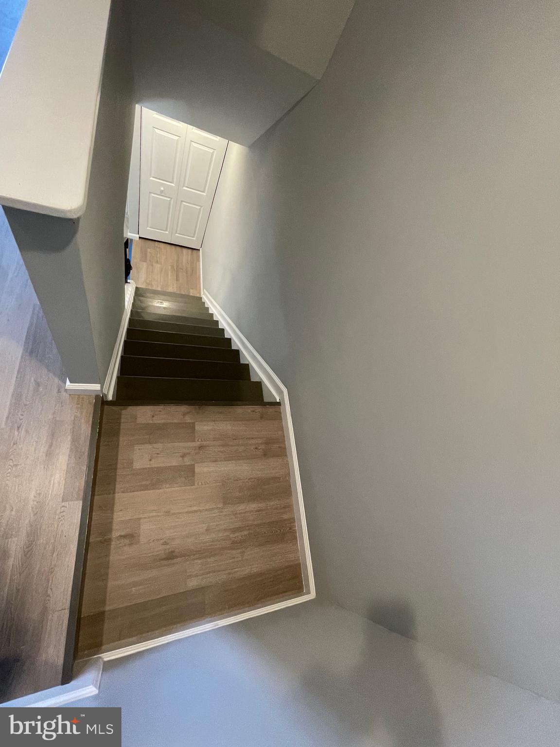 124 Andrew Place Sterling, VA 20164 - Photo 61 of 70 a view of staircase