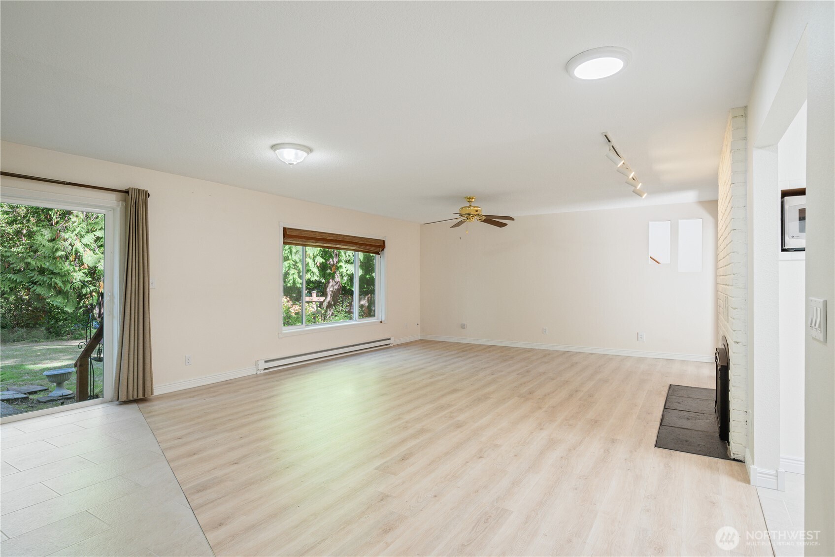 2949 Laurel Road Longview, WA 98632 - Photo 4 of 39 Gallery Image 4