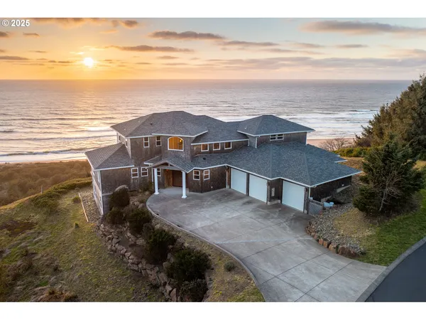 $2,975,000 | 5355 Haystack Drive, Neskowin, OR 97149
