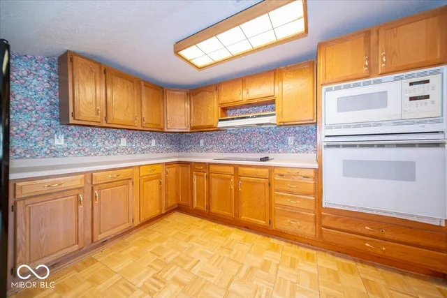 $580,000 | 6430 East Southport Road, Indianapolis, IN 46237