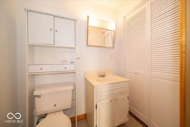 $580,000 | 6430 East Southport Road, Indianapolis, IN 46237