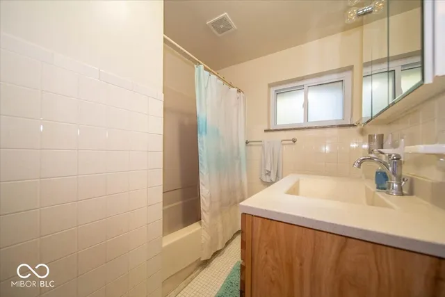 $580,000 | 6430 East Southport Road, Indianapolis, IN 46237