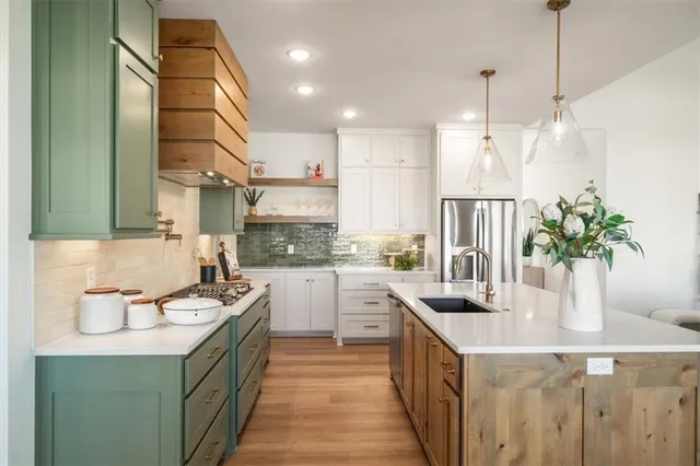 $749,900 | 4738 Sienna Ridge, Riverside, MO 64150