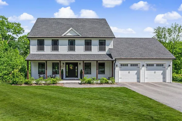 $839,900 | 7 Valerie Lane, Derry, NH 03038