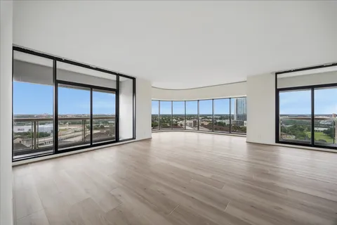 $643,775 | 1701 Hermann Drive, Unit 14B, Houston, TX 77004