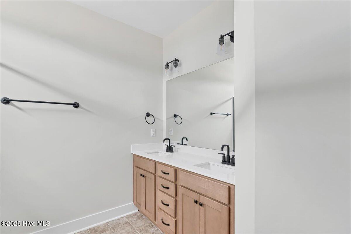 187 Spring Meadows Drive Aberdeen, NC 28315 - Photo 7 of 8 20250801042119319312000000-o