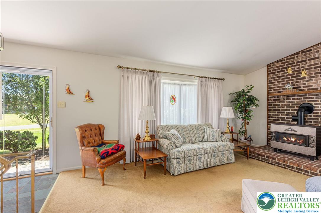 3546 Oak Ridge Drive Slatington, PA 18080 - Photo 5 of 44 Gallery Image 5