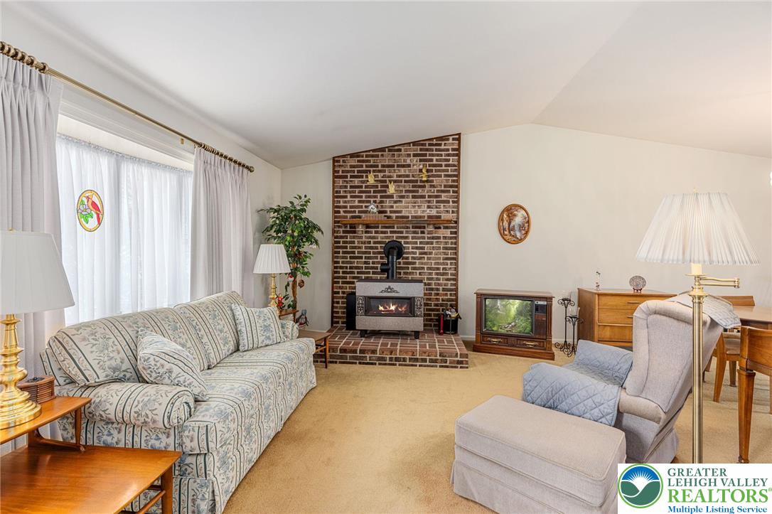 3546 Oak Ridge Drive Slatington, PA 18080 - Photo 7 of 44 Gallery Image 7