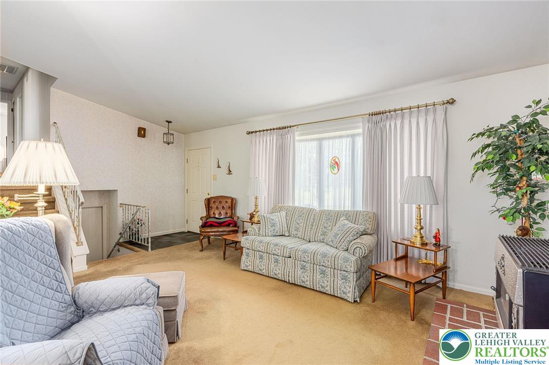 3546 Oak Ridge Drive Slatington, PA 18080 - Photo 8 of 44 Gallery Image 8