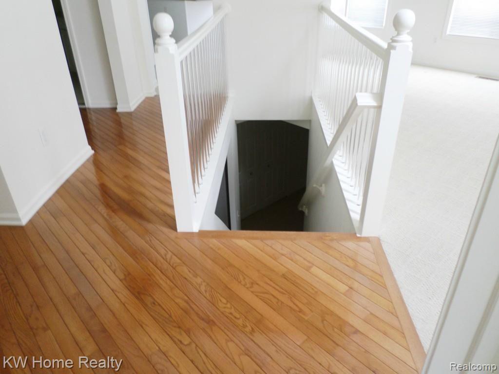 21625 River Ridge Trail Farmington, MI 48335 - Photo 6 of 9 hallway.jpg