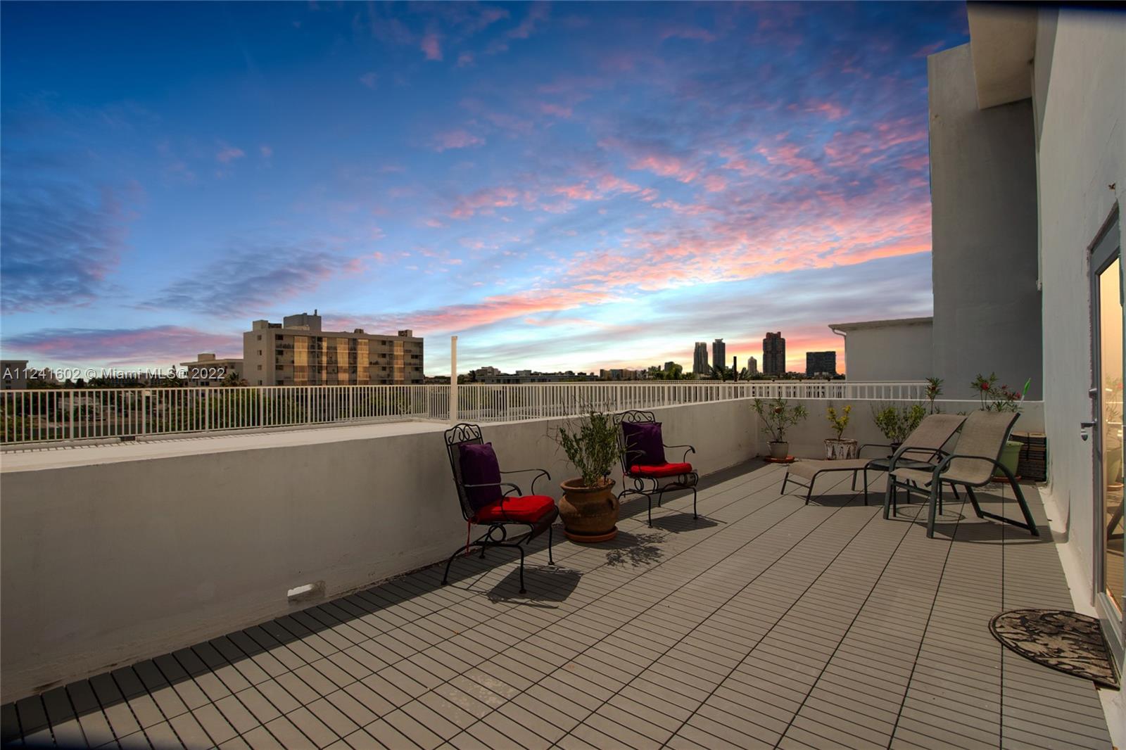 1025 Alton Road, Unit 603 Miami Beach, FL 33139 - Photo 5 of 27 Gallery Image 5