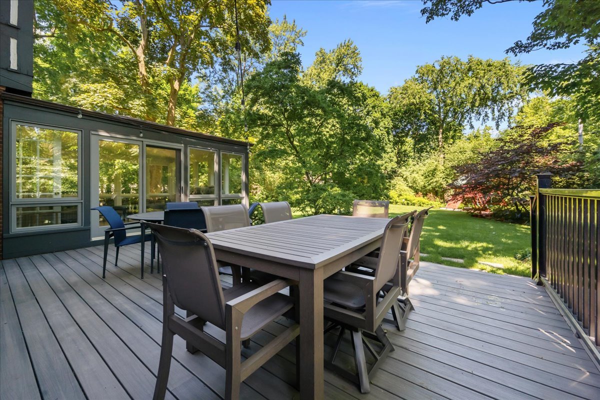 1620 Ravine Terrace Highland Park, IL 60035 - Photo 9 of 24