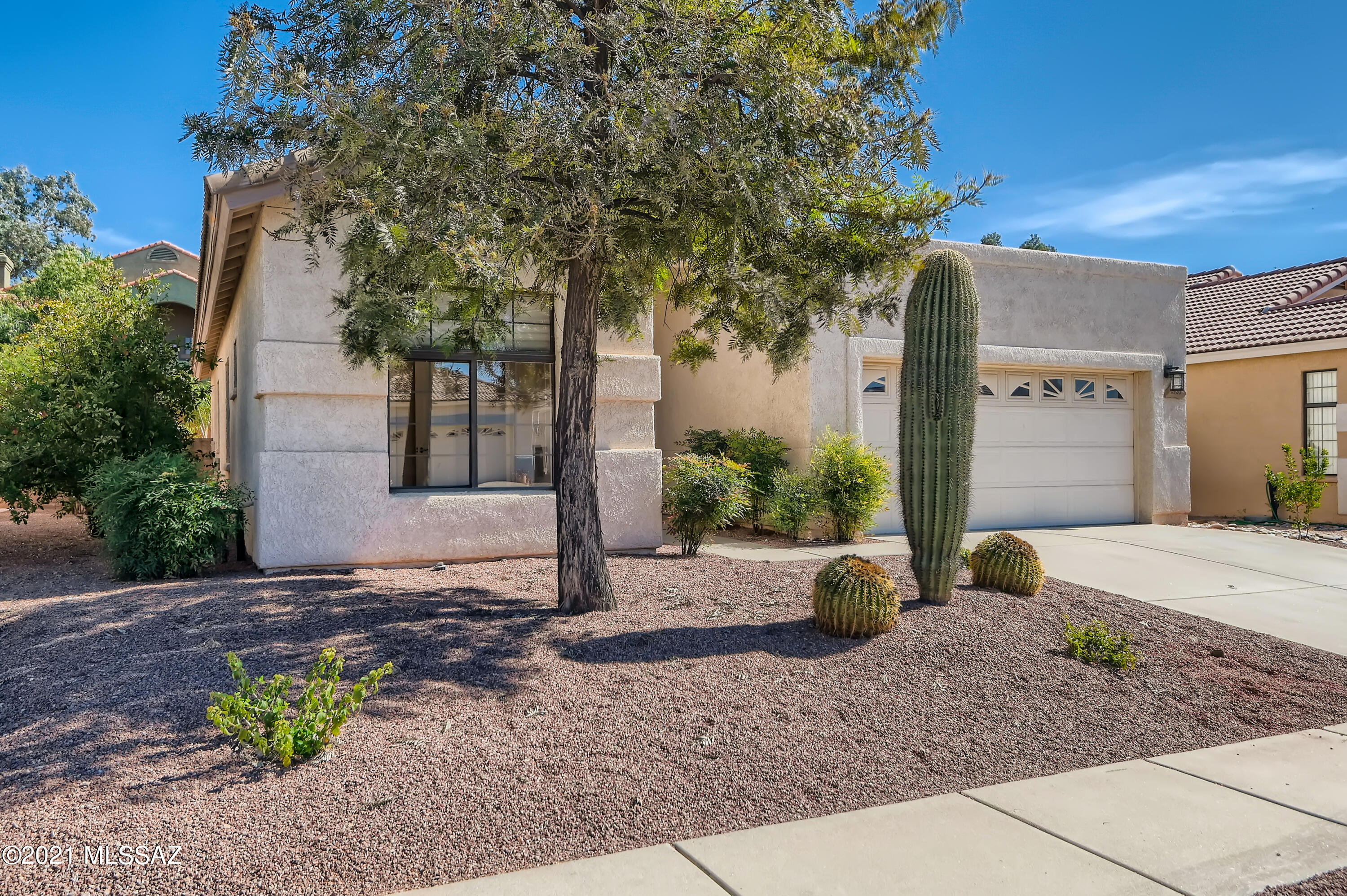 2920 North Sky Post Road Tucson, AZ 85749 - Photo 3 of 32