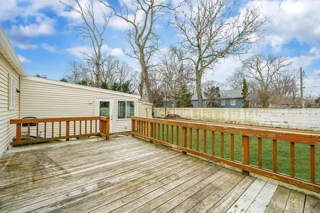 $550,000 | 133 Royal Avenue, Flanders, NY 11901