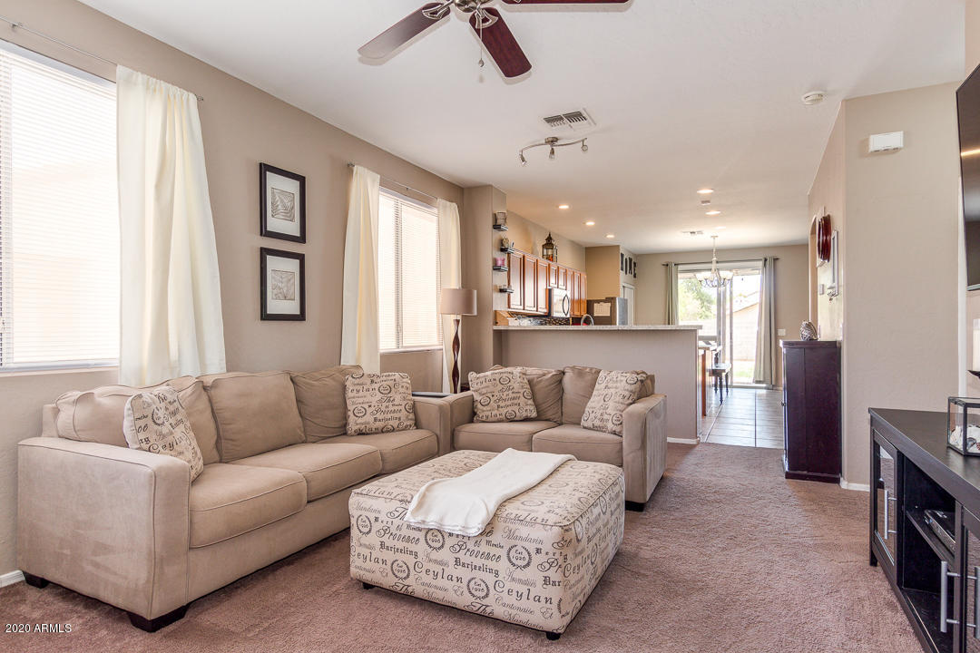 3810 West Carson Road Phoenix, AZ 85041 - Photo 3 of 26 05-Carson