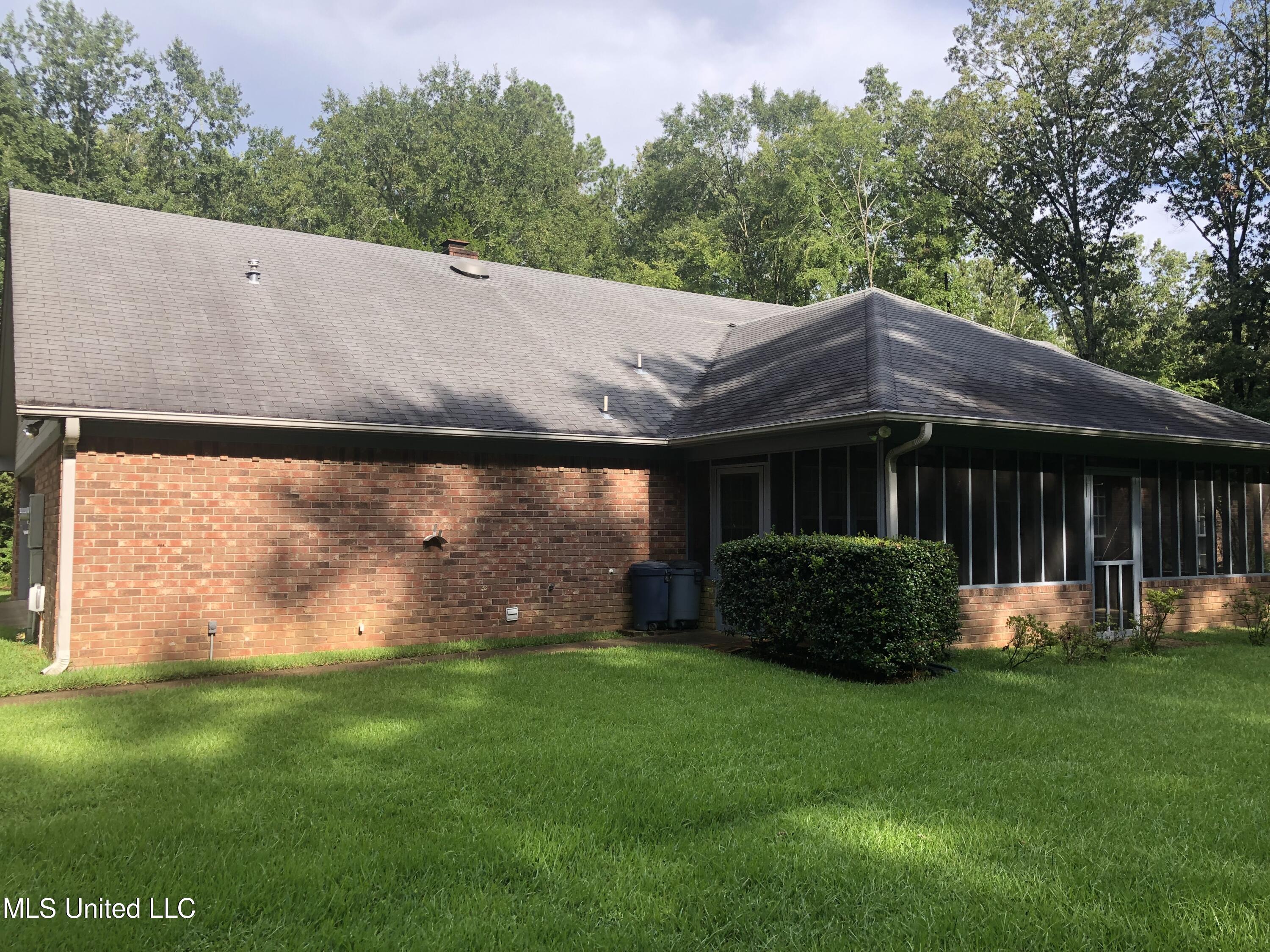 4943 Springridge Road Raymond, MS 39154 - Photo 8 of 46 AFC162BF-F62F-41D9-9B7E-B9C26B815D36