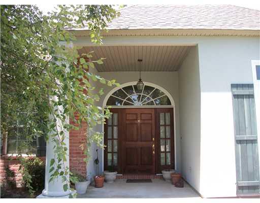 733 Rue Calais Mandeville, LA 70471 - Photo 3 of 25 Gallery Image 3