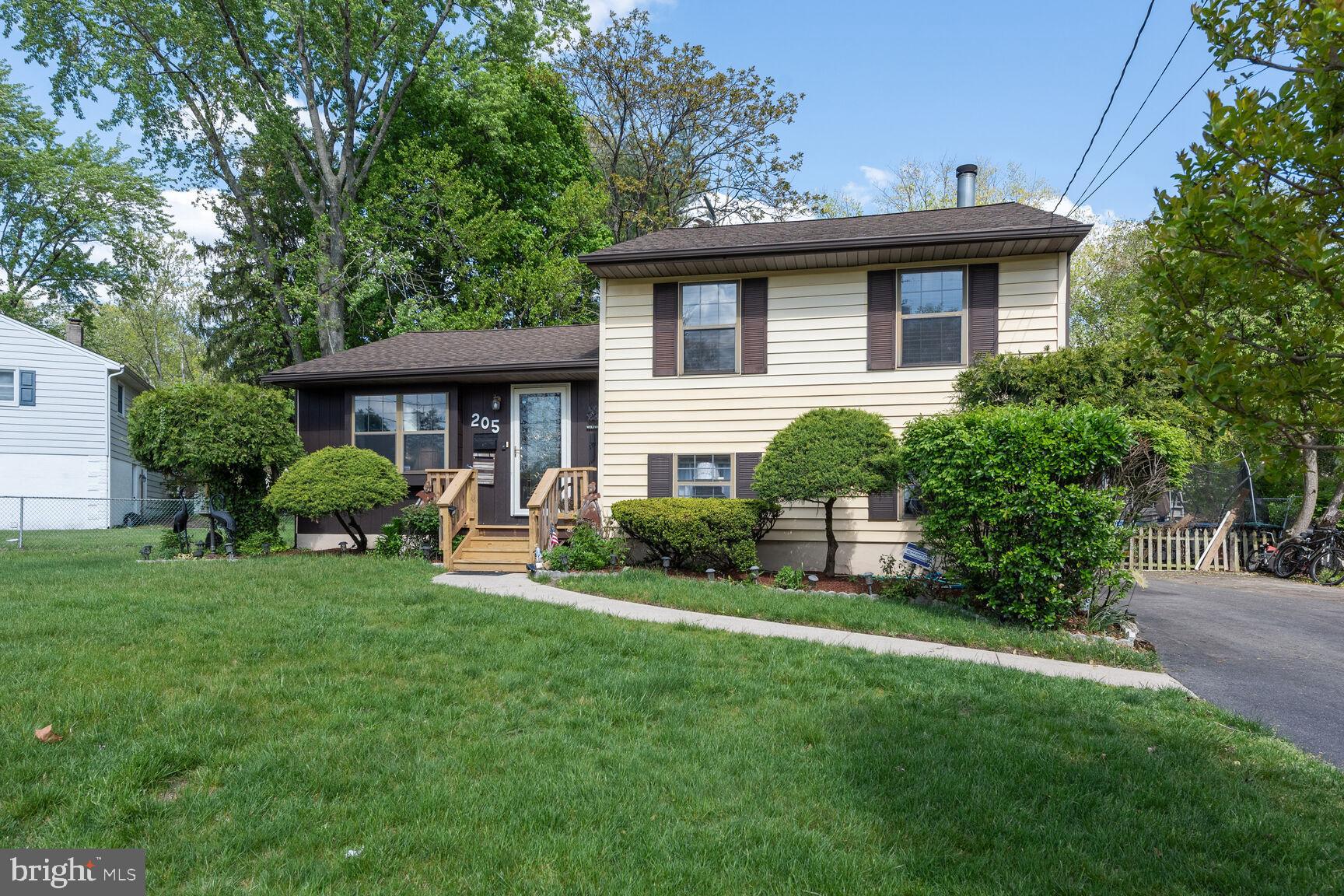 205 Bilper Avenue Lindenwold, NJ 08021 - Photo 2 of 26