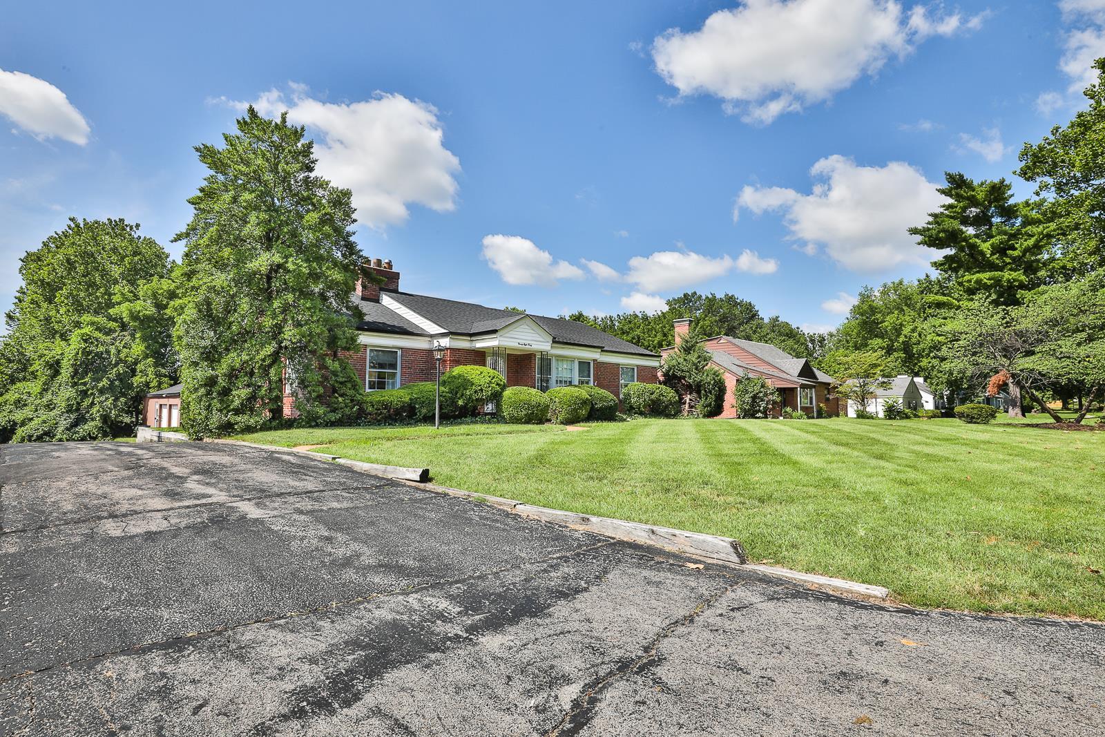 9840 Reavis Road St. Louis, MO 63123 - Photo 2 of 26