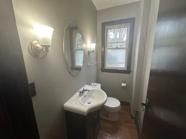 $3,200 | 302 South Washington Street, Wheaton, IL 60187