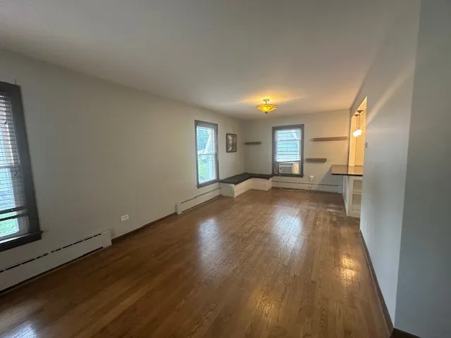 $3,200 | 302 South Washington Street, Wheaton, IL 60187