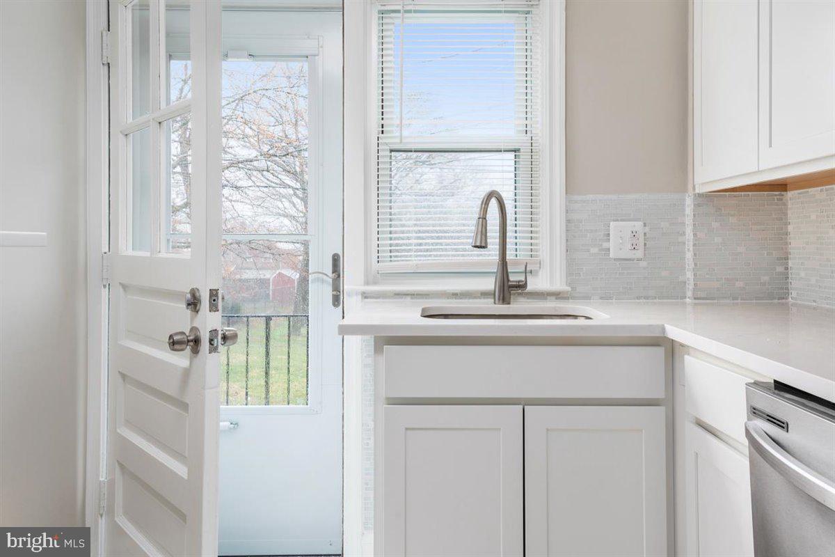 8635 Oak Road Baltimore, MD 21234 - Photo 14 of 32