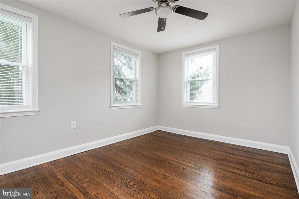 8635 Oak Road Baltimore, MD 21234 - Photo 22 of 32