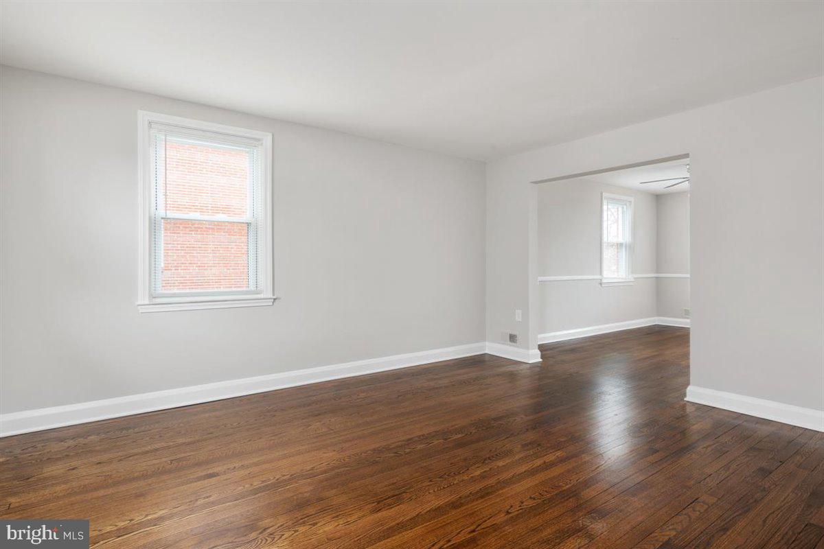 8635 Oak Road Baltimore, MD 21234 - Photo 8 of 32