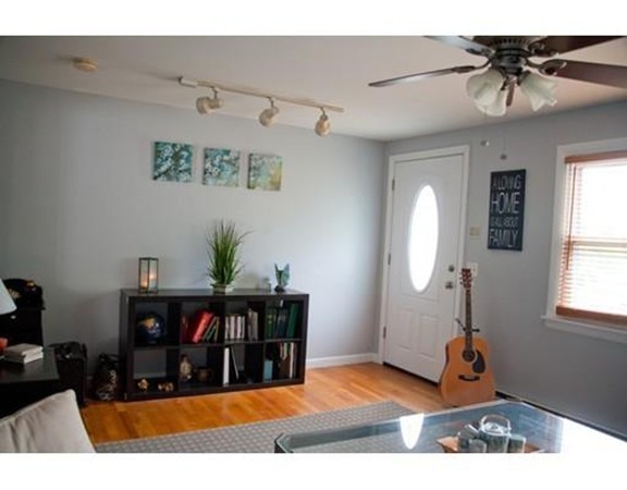 121 Finch Road Springfield, MA 01119 - Photo 3 of 17