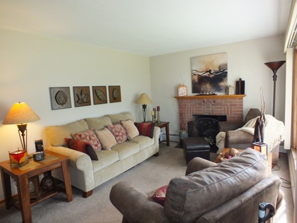 85 Redden Road Springfield, MA 01119 - Photo 2 of 19