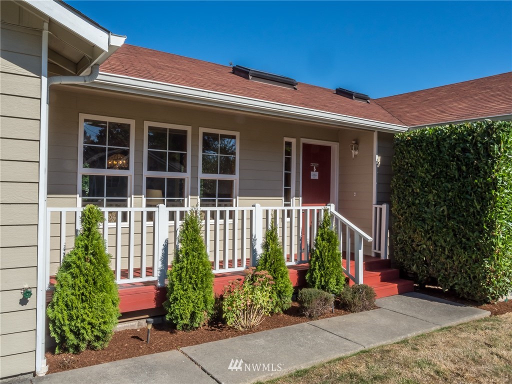 22304 Brier Road Brier, WA 98036 - Photo 2 of 25 Gallery Image 2