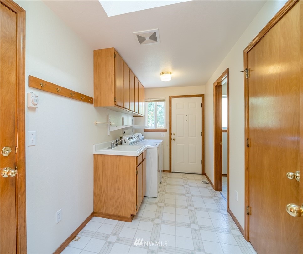 22304 Brier Road Brier, WA 98036 - Photo 22 of 25 Gallery Image 22