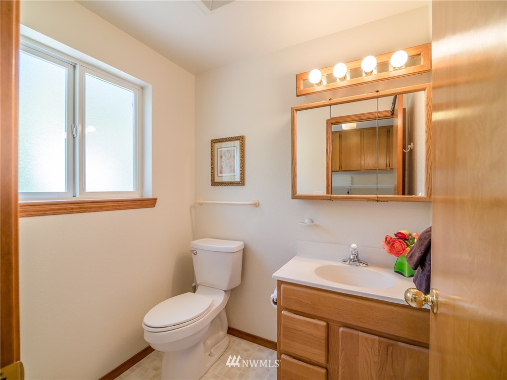 22304 Brier Road Brier, WA 98036 - Photo 23 of 25 Gallery Image 23