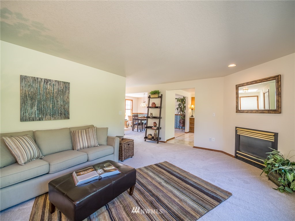 22304 Brier Road Brier, WA 98036 - Photo 4 of 25 Gallery Image 4