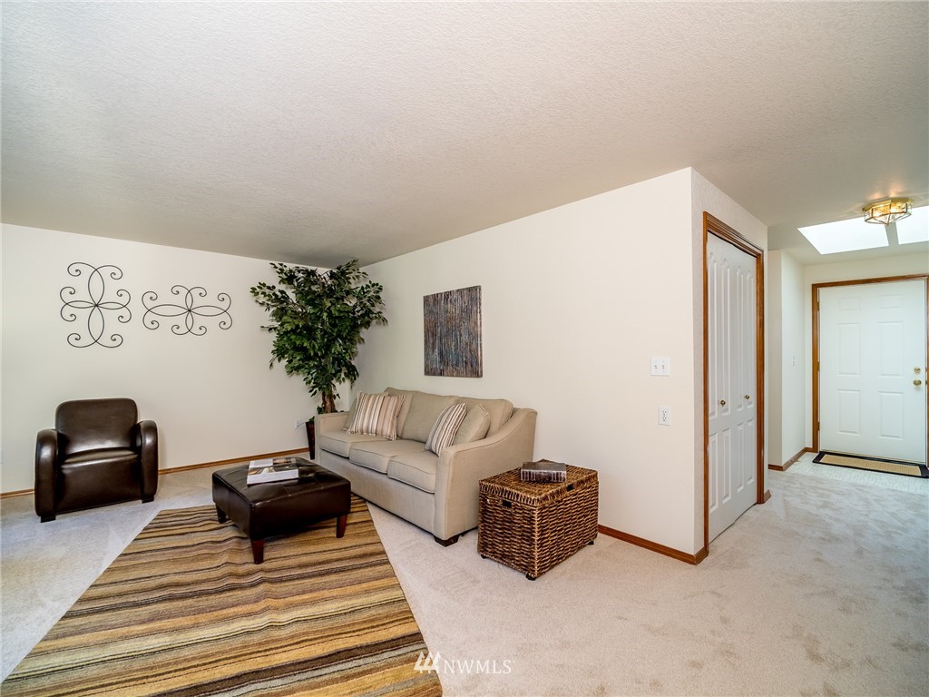 22304 Brier Road Brier, WA 98036 - Photo 5 of 25 Gallery Image 5