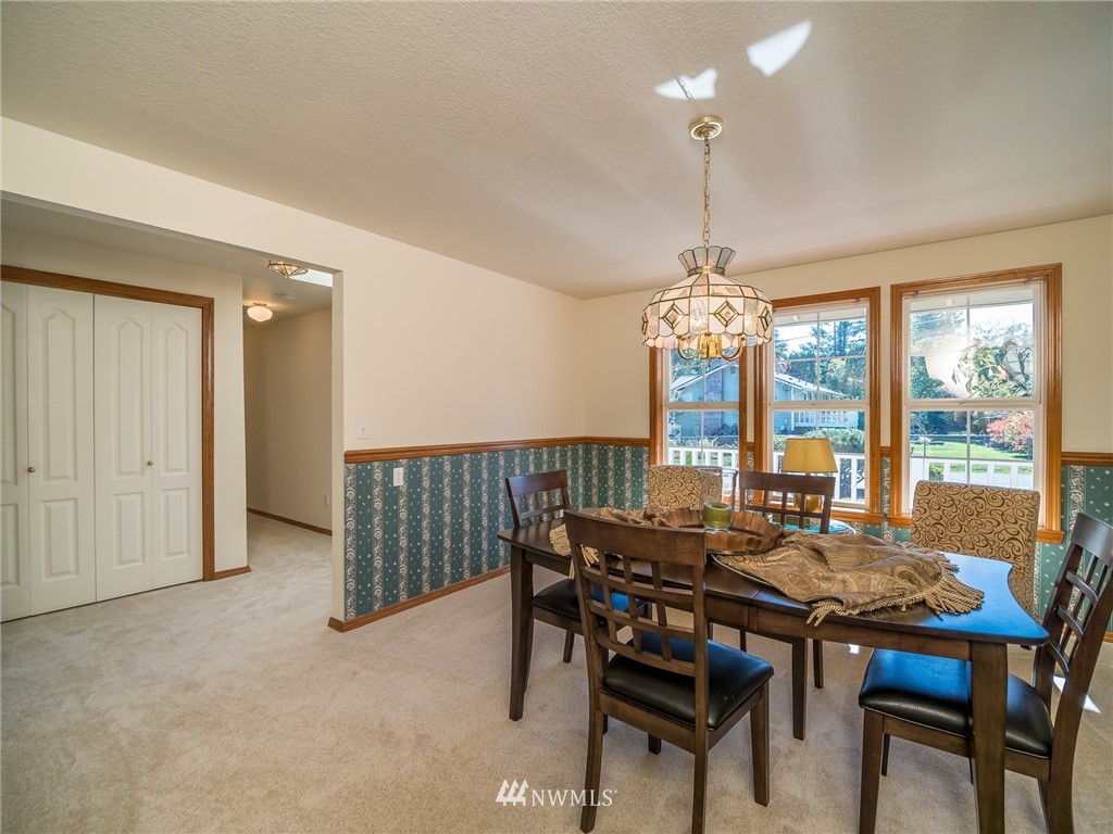 22304 Brier Road Brier, WA 98036 - Photo 7 of 25 Gallery Image 7