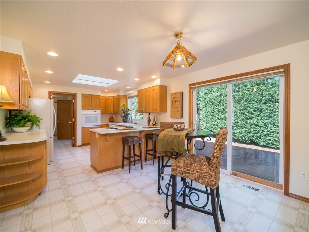 22304 Brier Road Brier, WA 98036 - Photo 10 of 25 Gallery Image 10