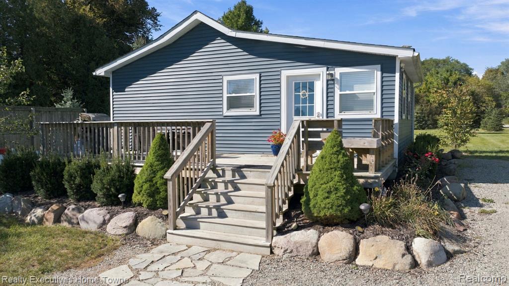 8849 Lakeshore Road Lexington, MI 48450 - Photo 2 of 68 Gallery Image 2