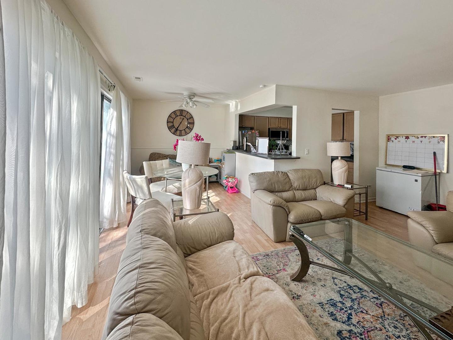 209 West Ct Of Shorewood, Unit 3A Vernon Hills, IL 60061 - Photo 3 of 11