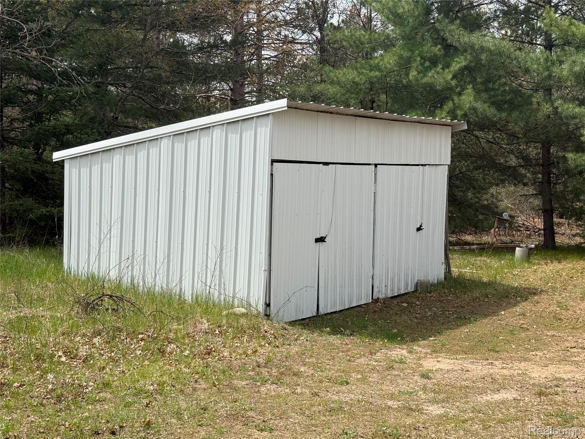 11245 Cedar Road Lake, MI 48632 - Photo 21 of 28 IMG_0187.JPG