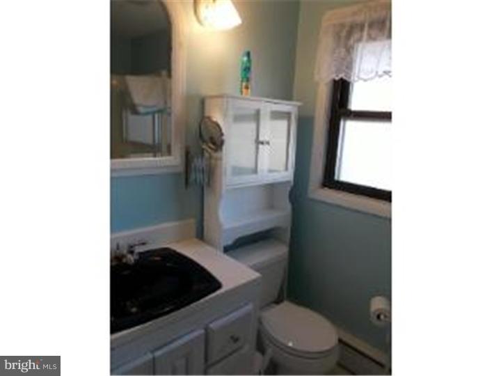 15 Tweed Road Levittown, PA 19056 - Photo 17 of 25