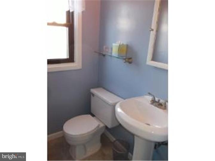 15 Tweed Road Levittown, PA 19056 - Photo 7 of 25
